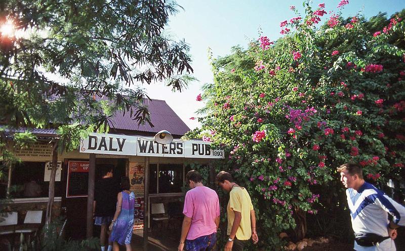 WT 0400 096-32 Australia.jpg